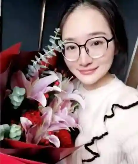 暖！女孩打针怕疼，却毅然做出这个决定……医生看后深鞠了一躬