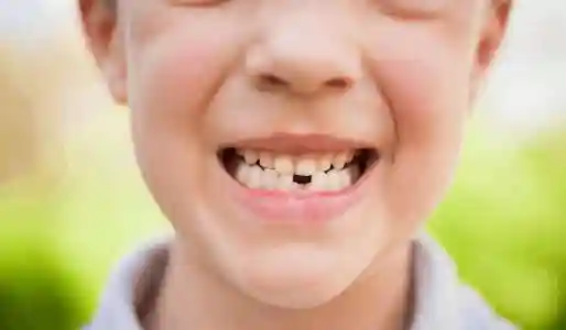孩子的乳牙丢不得，专家告诉你，日后能救孩子命