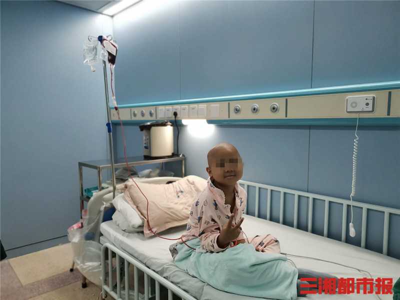 毛泽东多次接见的“赤脚医生第一人”77岁了，她说着浦东话送给医三代听诊器